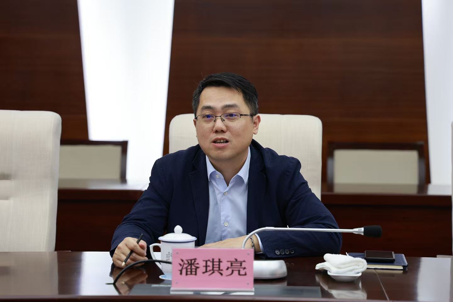 ÅËç÷ÁÁ½²»°.jpg ÅËç÷ÁÁ½²»°.jpg