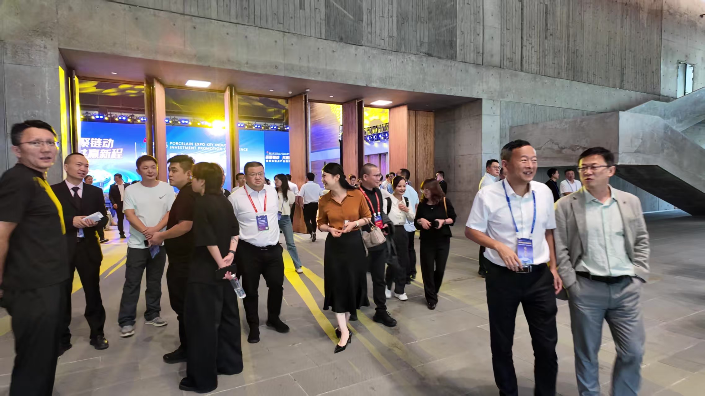 ×Ͼ§±ö¹ÝÊÂÇéÖ°Ô±ÈÈÇé½Ó´ýÀ´±ö01.jpg ×Ͼ§±ö¹ÝÊÂÇéÖ°Ô±ÈÈÇé½Ó´ýÀ´±ö01.jpg